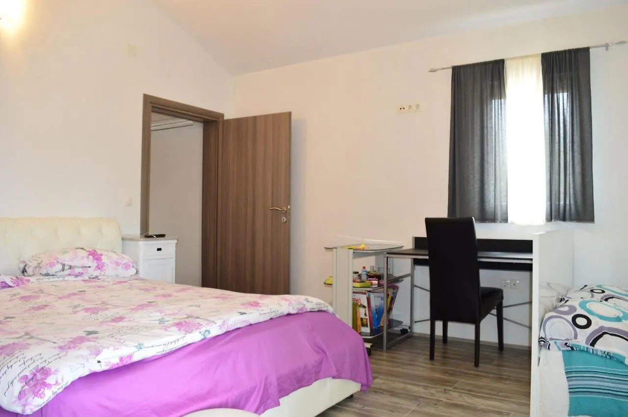 Apartments Ante 1306 Seline 3*,  Croatia