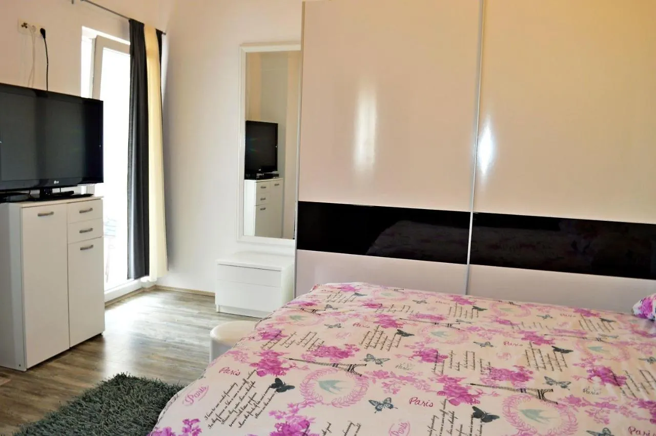 Apartments Ante 1306 Seline 3*,  Croatia